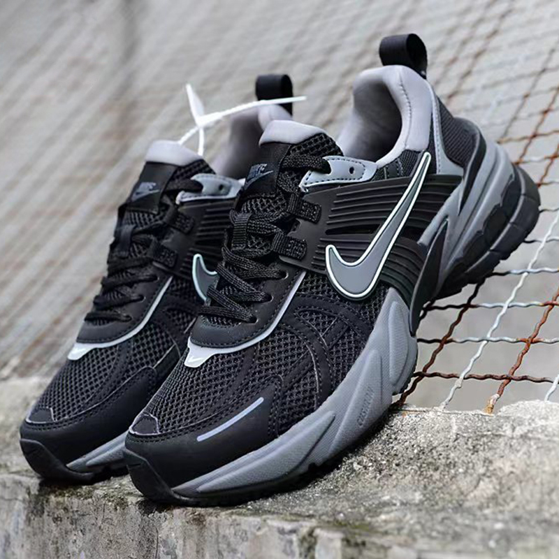 نایک وی تو کی ران مشکی طوسی Nike V2K Run