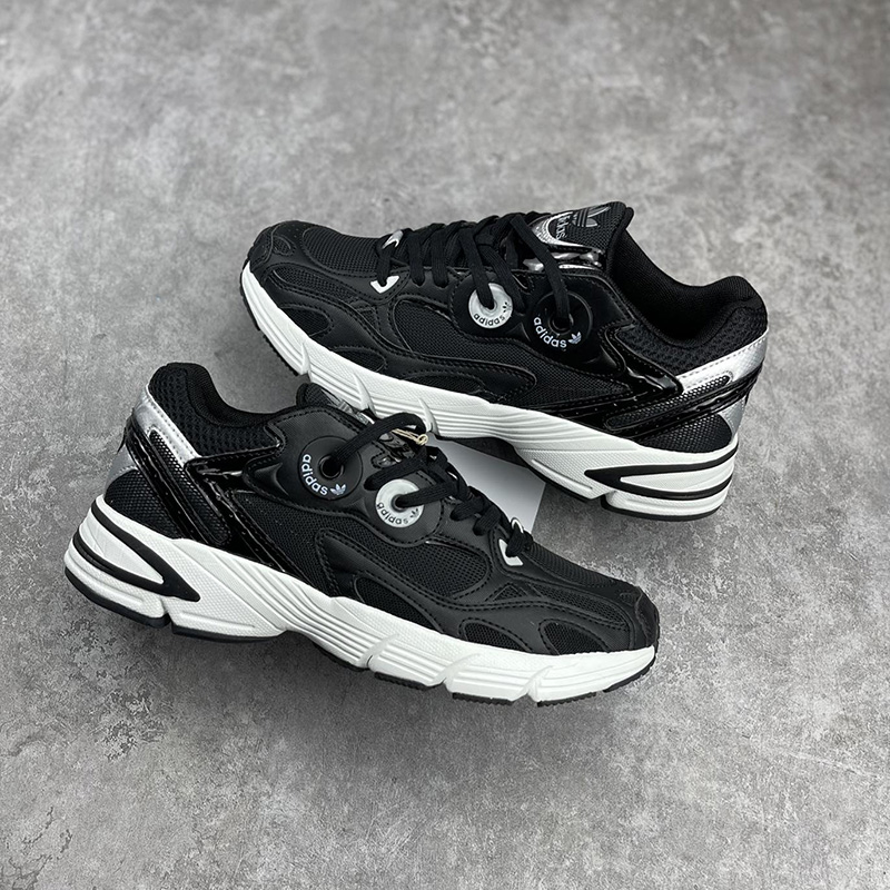 آدیداس آستیر مشکی سفید adidas Astir