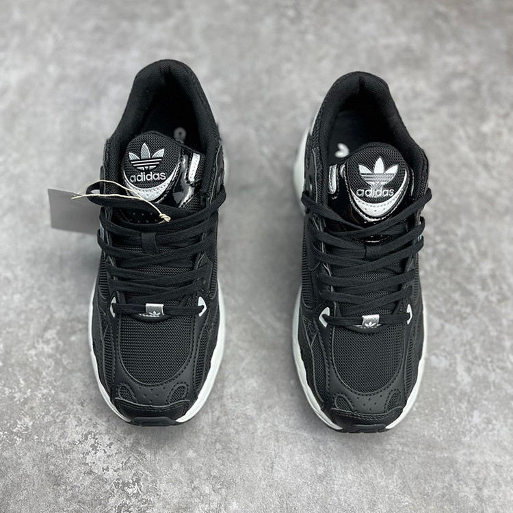 آدیداس آستیر مشکی سفید adidas Astir