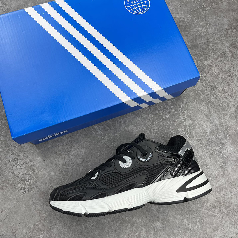 آدیداس آستیر مشکی سفید adidas Astir